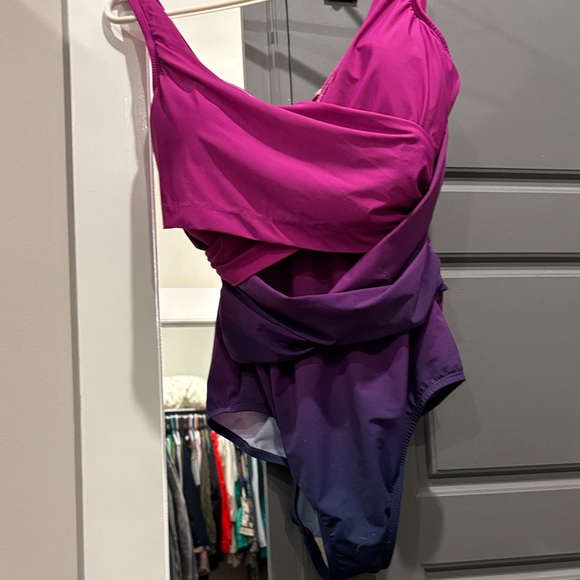 Lands' End Pink and Purple Women's Swimsuit - Picture 2 of 5